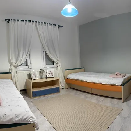 Holiday home Elaia Vrasna